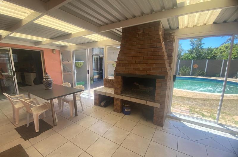 3 Bedroom Property for Sale in Chrismar Western Cape